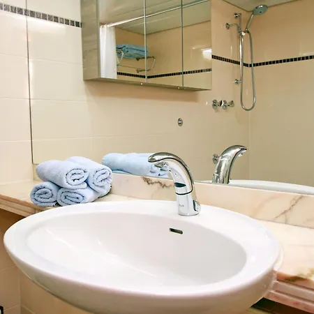 Trelleborgallee, 208 アパート リューベック