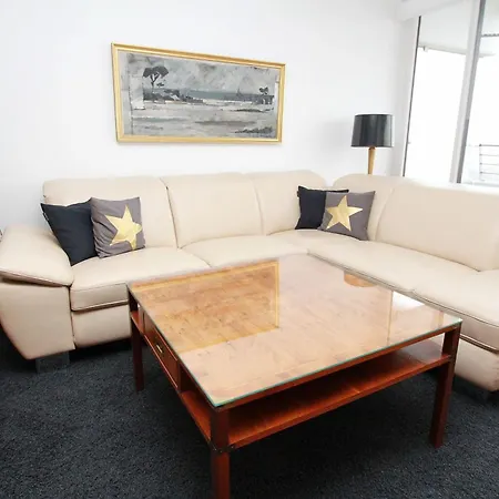 Trelleborgallee, 208 *